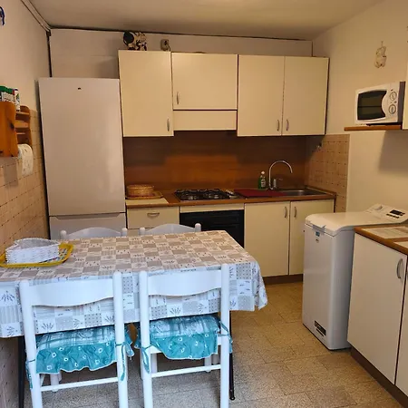 Maddalena House شقة فارينا